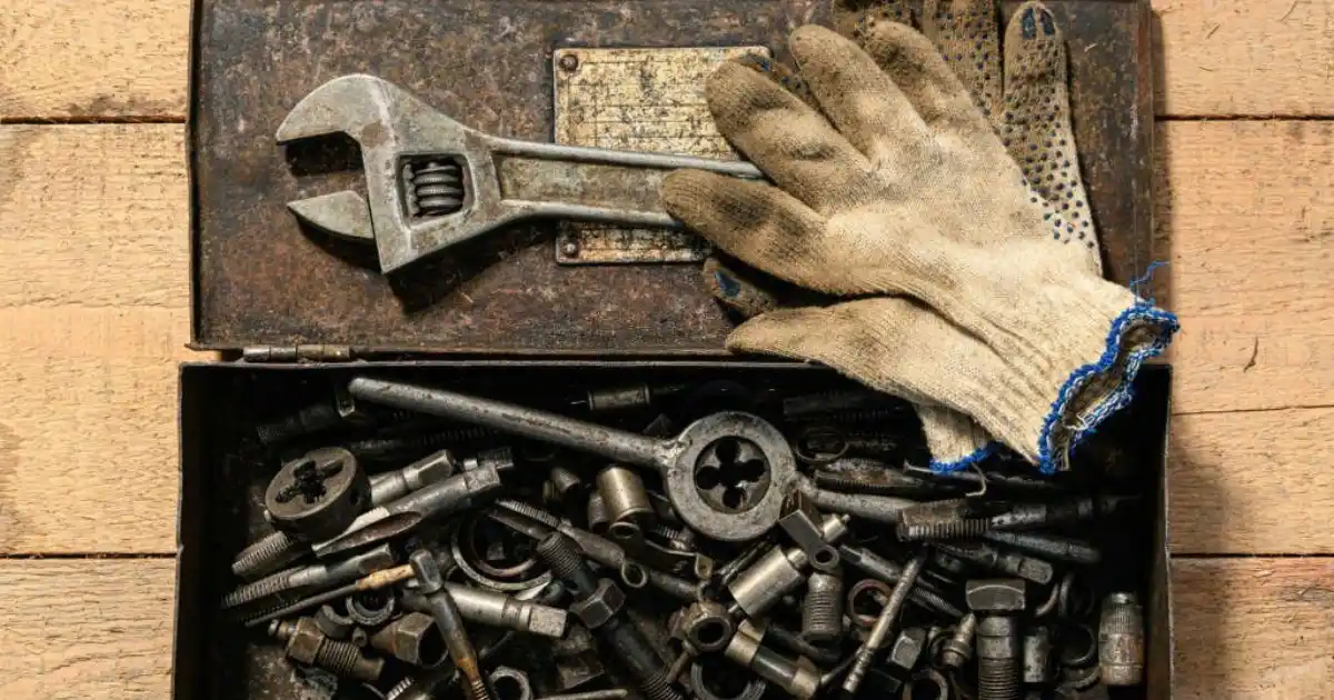 Toolbox talk attendance form for recording employee names, signatures, and safety briefing details.